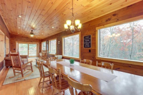 Blue Ridge Cabin with Hot Tub, 5 Mi to Downtown!